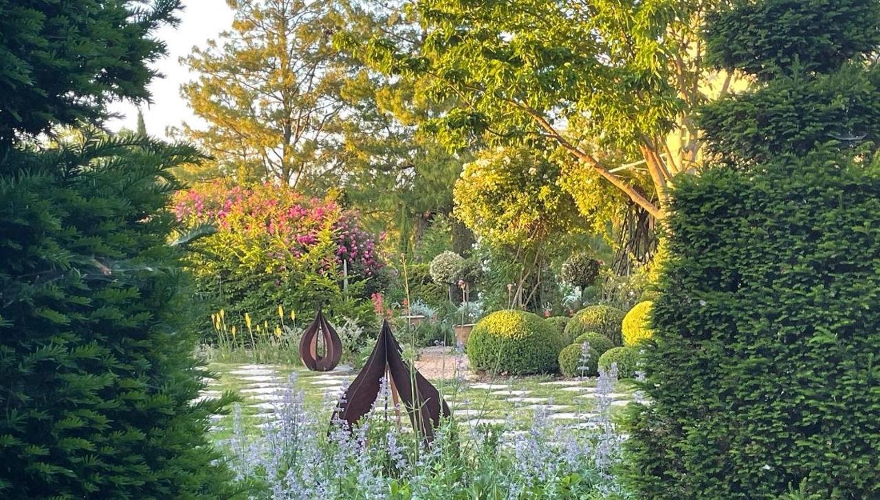 Les Jardins Haute Couture Huismes Eksteriør billede