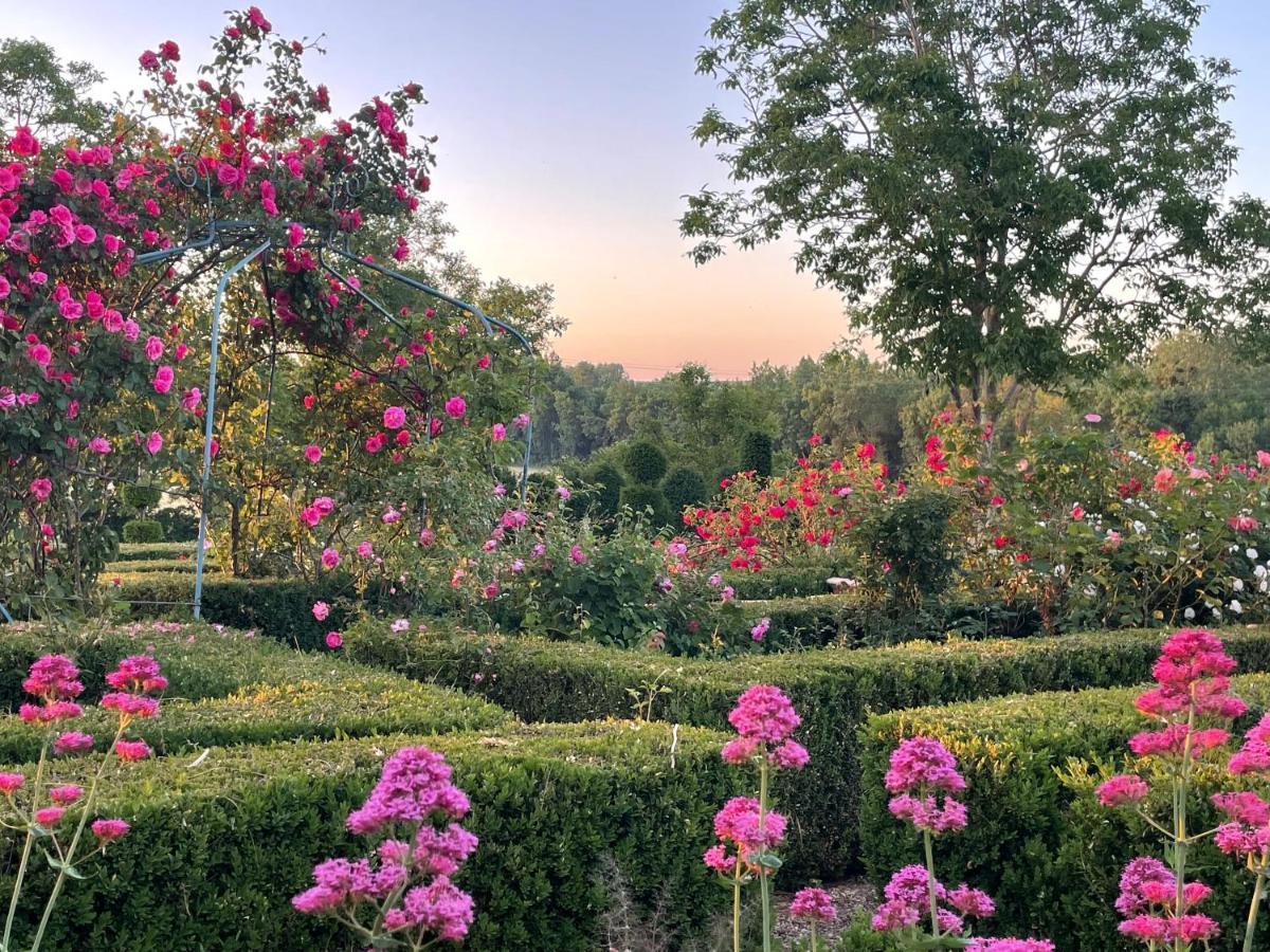 Les Jardins Haute Couture Huismes Eksteriør billede